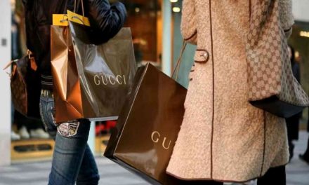 Barang Branded: Dari Kebutuhan Fungsional Hingga Status Sosial