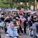 War Takjil Di Soreang, Keseruan Warga Telat Dikit Kehabisan