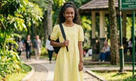 Tren Fashion: Warna Baju Terbaik Untuk Remaja Kulit Hitam