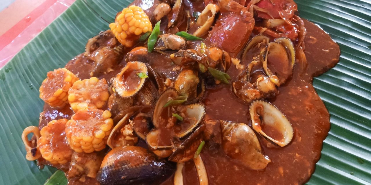 Makan Seru Bareng! Seafood Tumpah Jadi Favorit Pecinta Laut