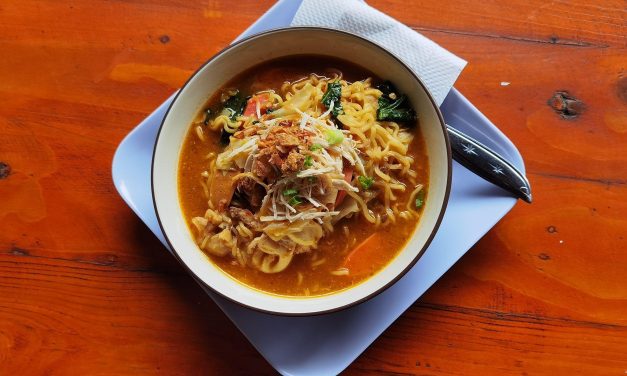 Mie Sop Kuah Merah Viral, Sensasi Pedas Gurih Yang Bikin Nagih
