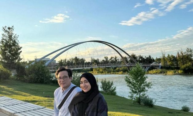 Gaya Liburan Tengku Firmansyah & Istri Di Calgary Bikin Iri