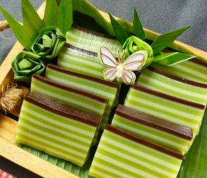 Kue Pepe: Jajanan Tradisional Betawi, Lembut & Lapis Warna Unik