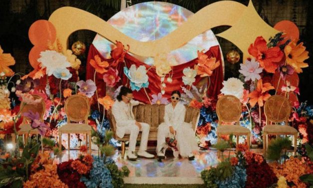 Pop Retro Vibes! Konsep Pernikahan Kitschy Style Penuh Kejutan