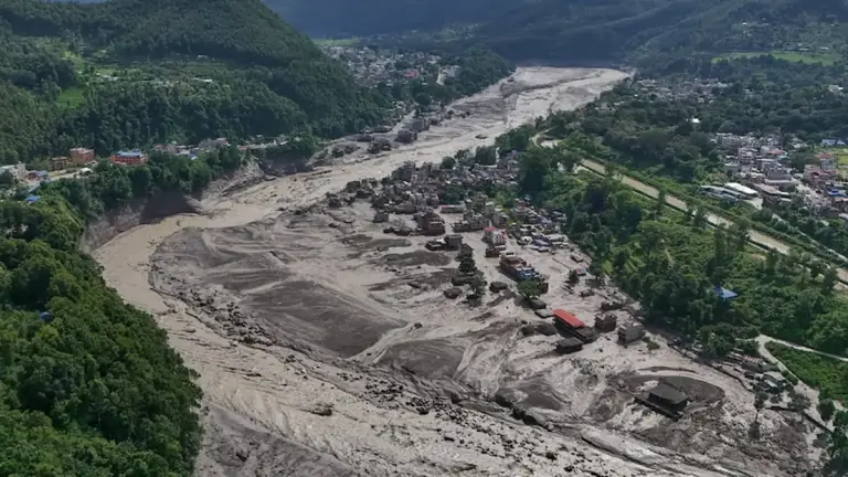 Kabar Duka Dari Nepal, Banjir Bandang Tewaskan 160 Orang