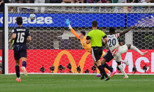 Drama Transfer Kiper! Zion Suzuki Merapat Ke PSG