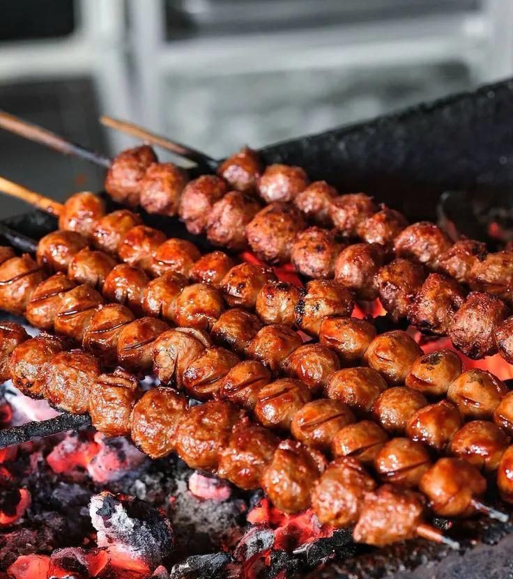 Bikin Nagih! Bakso Bakar Berlumur Bumbu Pedas Manis
